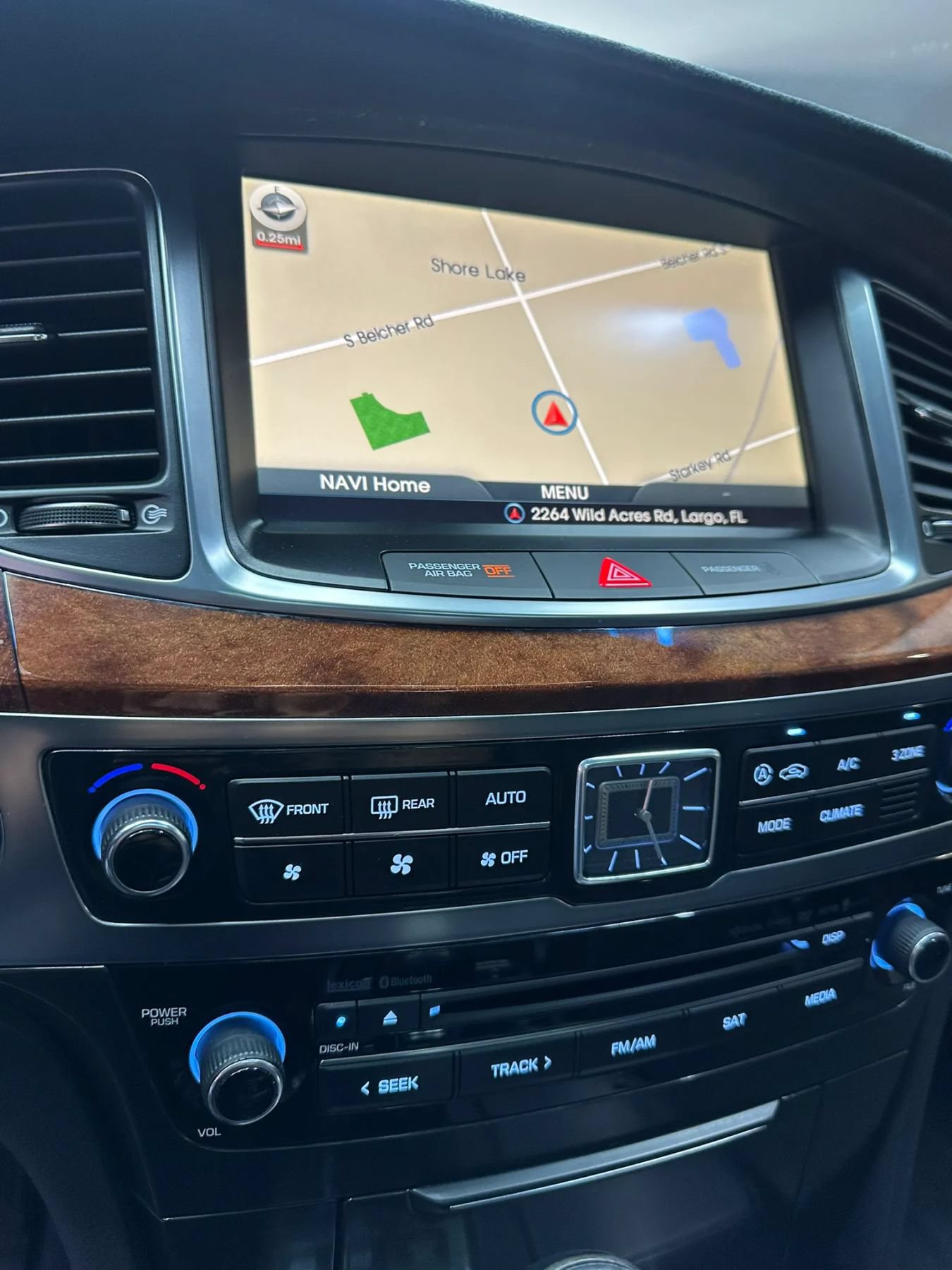 Used 2015 Hyundai Equus Signature RWD image 19