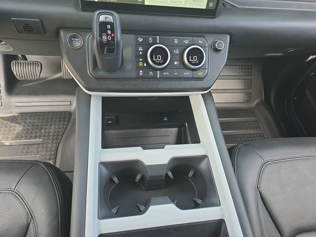 Used 2025 Land Rover Defender 110 S image 25