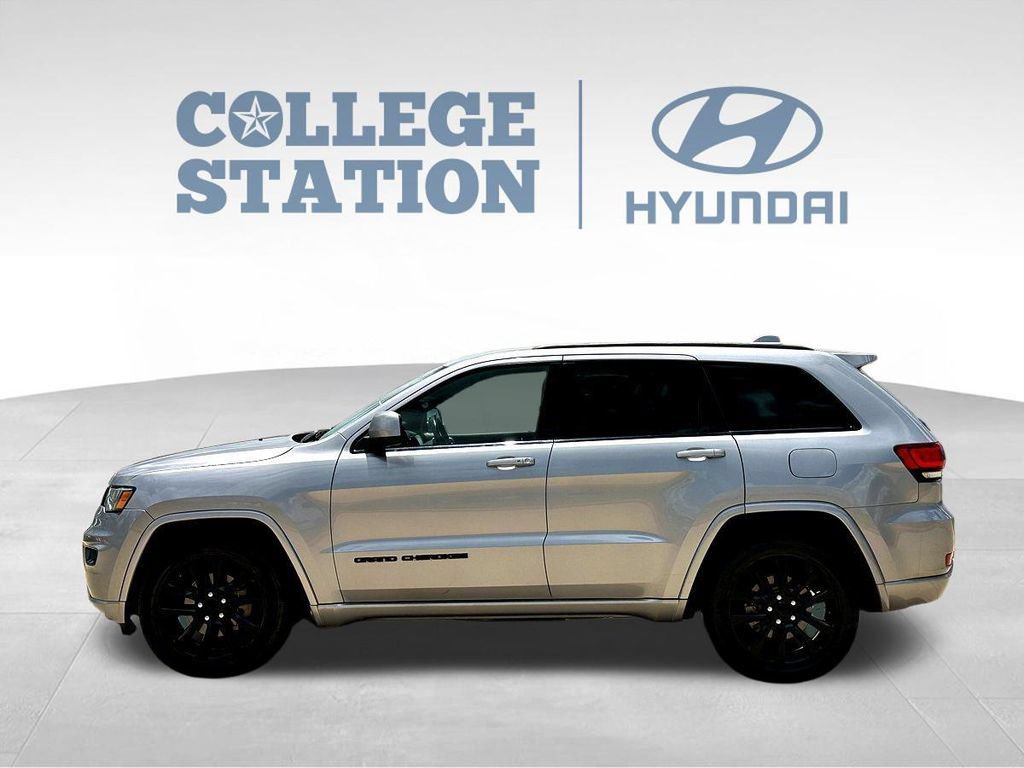 Used 2020 Jeep Grand Cherokee Altitude RWD image 7