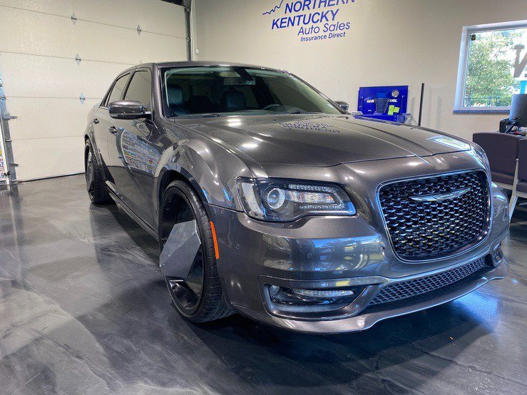 Used 2022 Chrysler 300 Touring L w/ Popular Equipment Group RWD image 1