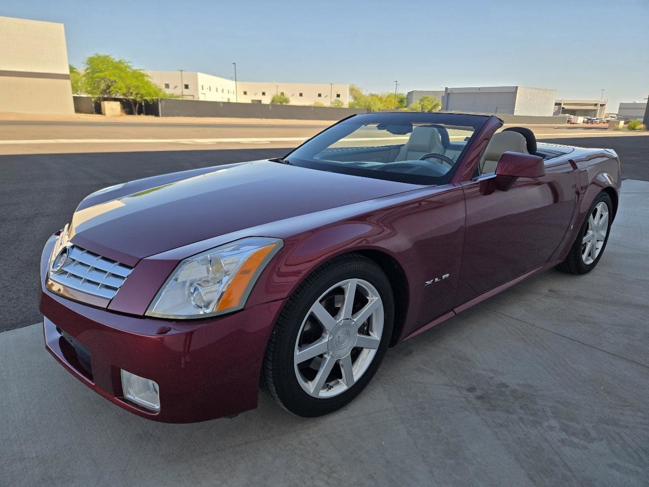 Used 2006 Cadillac XLR image 3