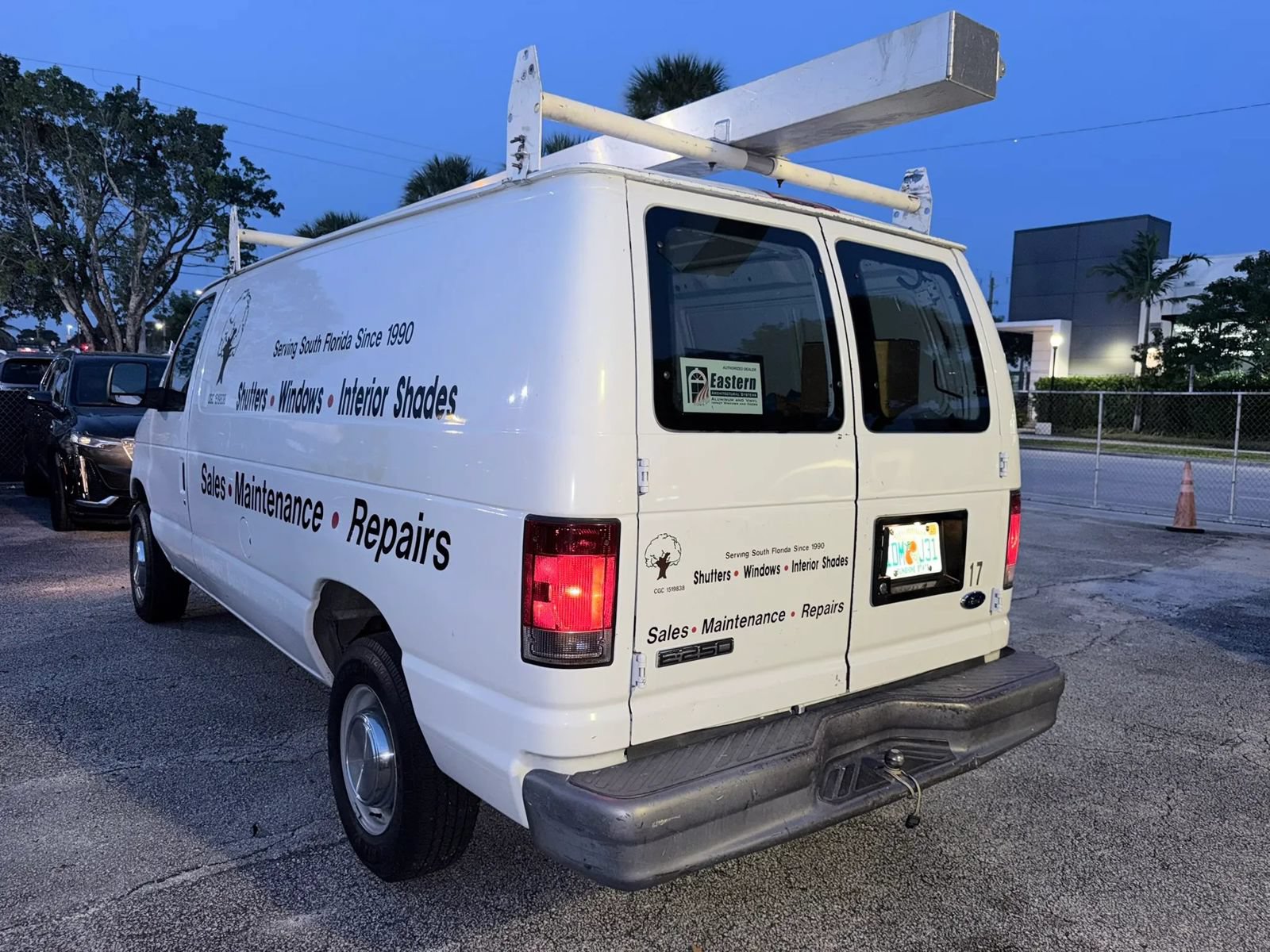 Used 2006 Ford E-250 and Econoline 250 RWD image 7
