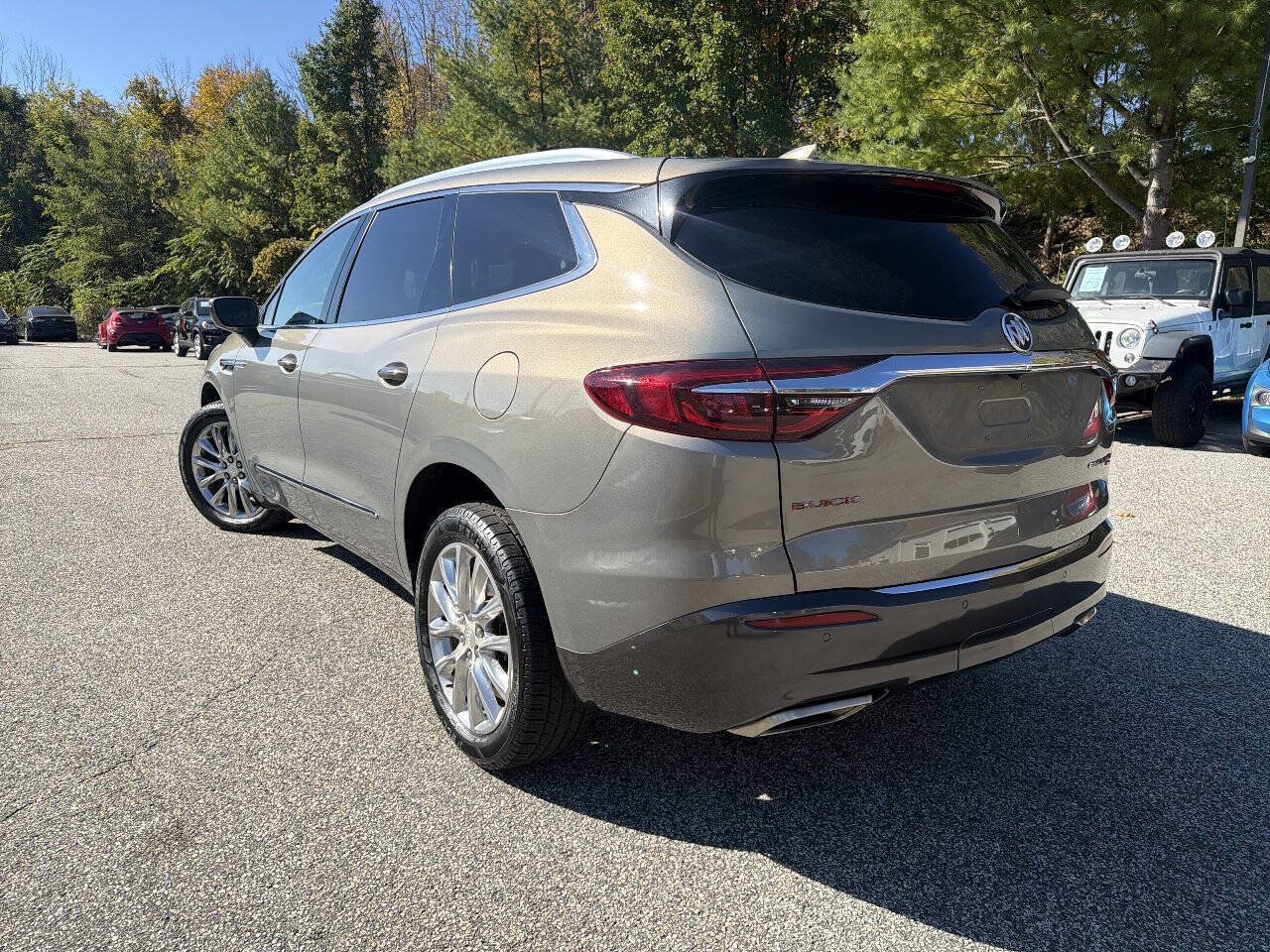Used 2018 Buick Enclave Premium w/ Experience Buick Package AWD/4WD image 9