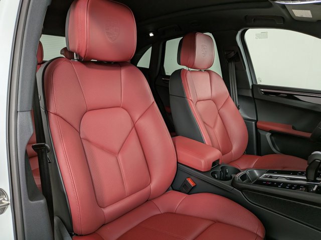 New 2026 Porsche Macan image 23