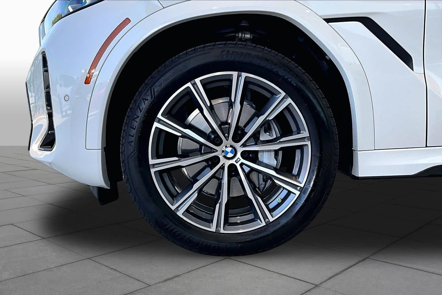 Used 2026 BMW X6 xDrive40i AWD/4WD image 10