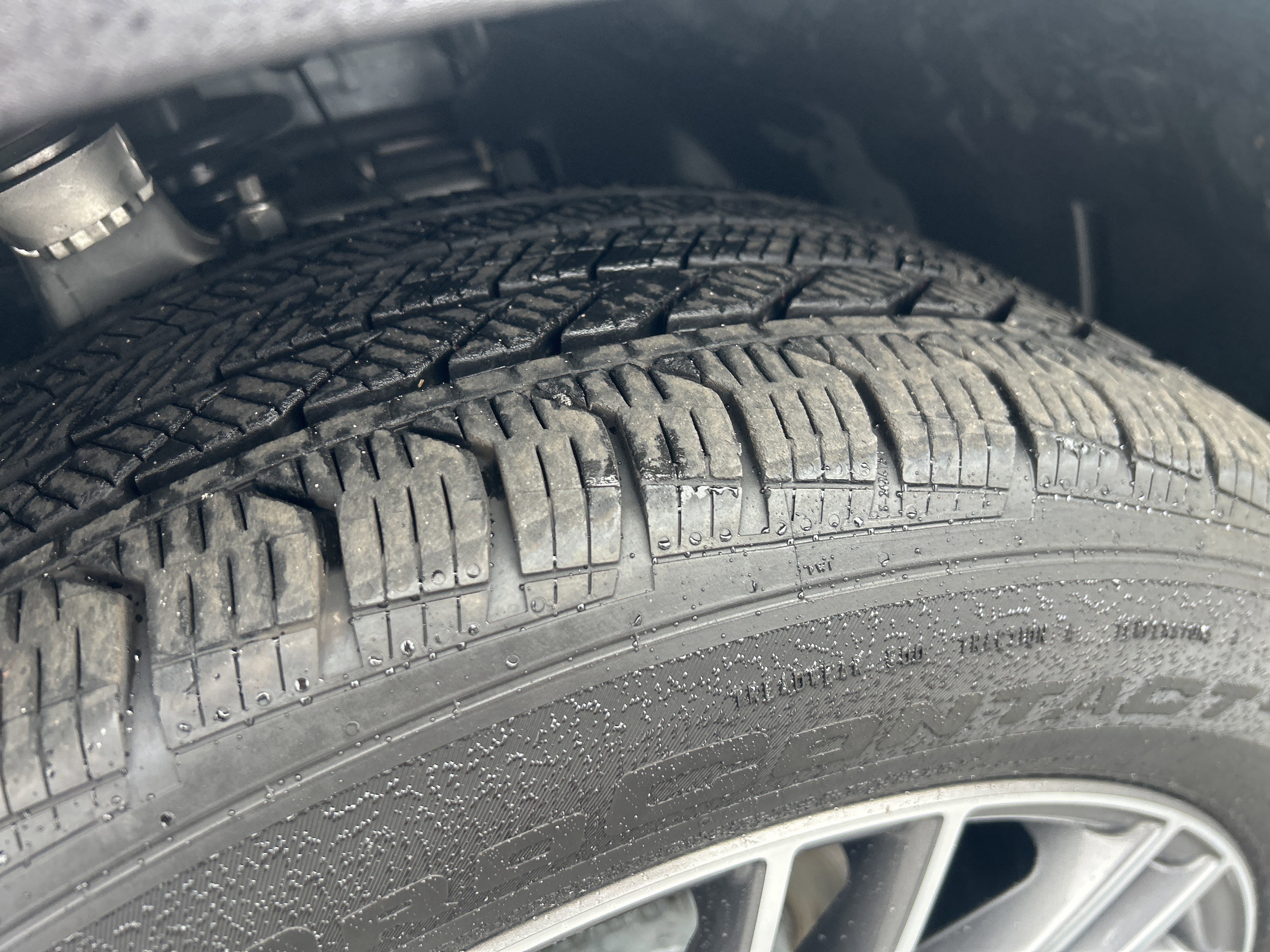 Used 2025 Mercedes-Benz GLC 300 4MATIC w/ Driver Assistance Package image 12