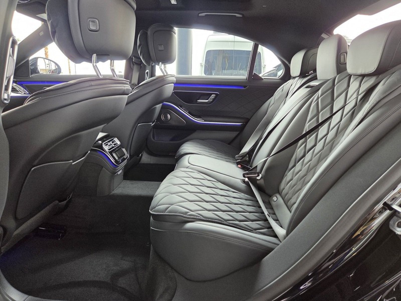 New 2026 Mercedes-Benz S 580e 4MATIC Sedan image 13