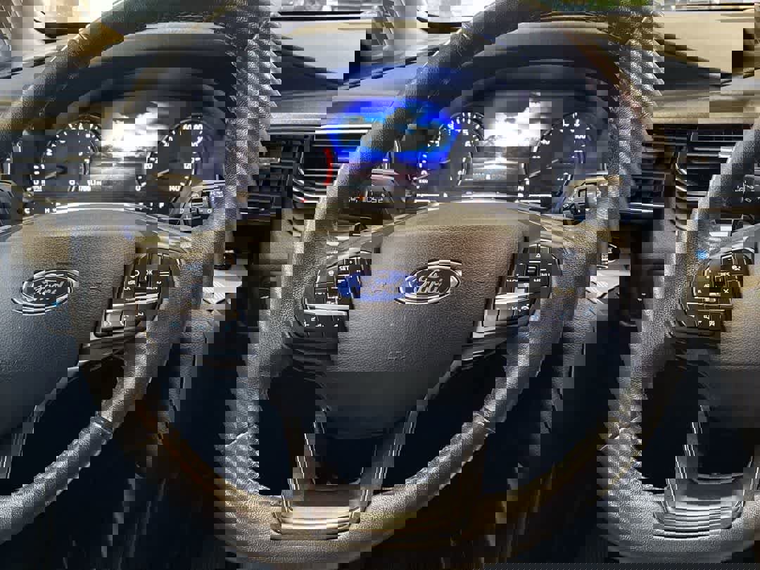 Used 2020 Ford Explorer XLT w/ Equipment Group 202A AWD/4WD image 17