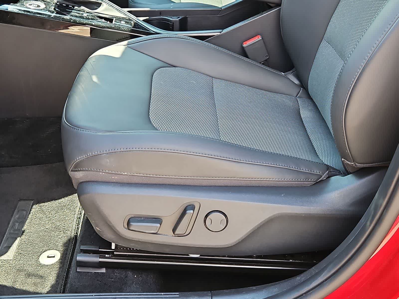 Certified 2023 Kia Niro EX FWD image 13
