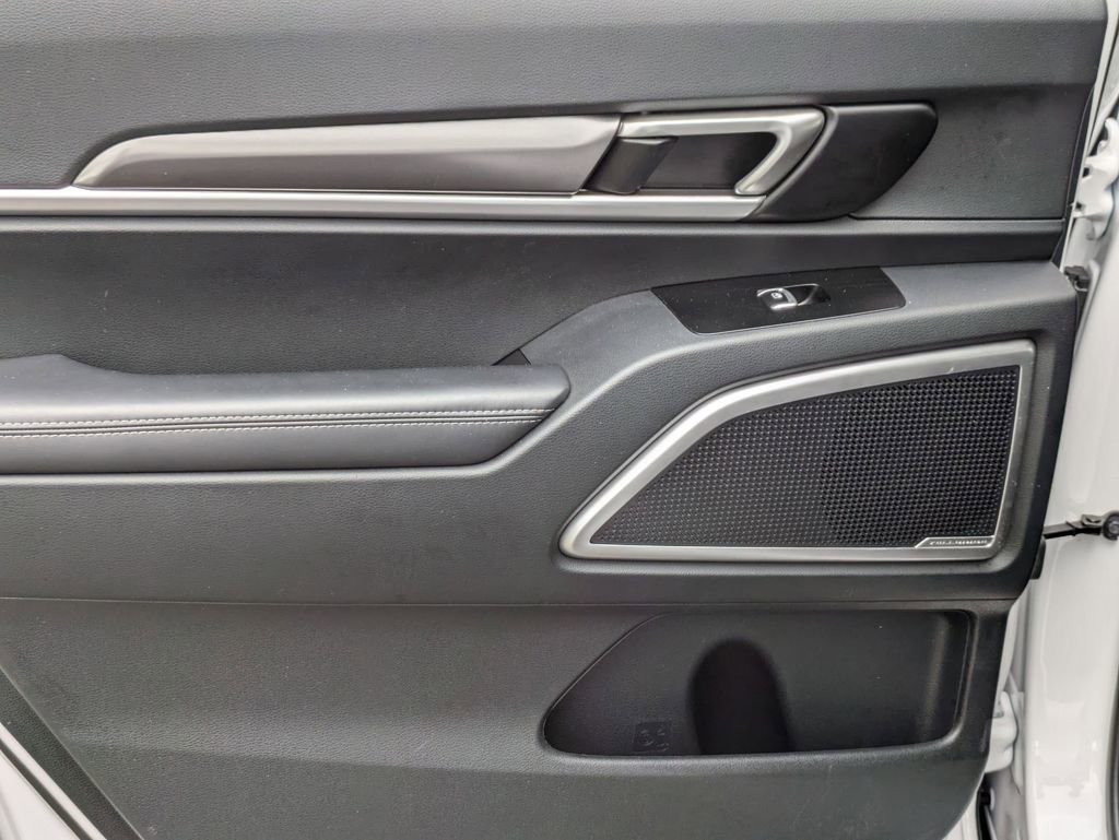 Used 2025 Kia Telluride S image 25