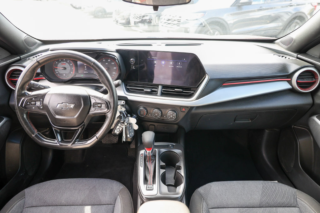 Used 2024 Chevrolet Trax RS w/ Driver Confidence Package FWD image 4