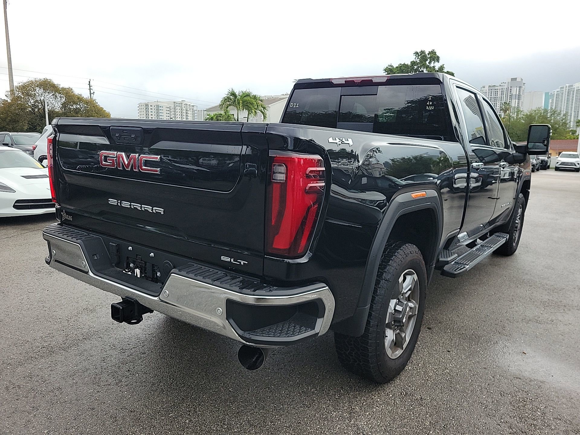 Used 2025 GMC Sierra 2500 SLT w/ SLT Premium Package image 13