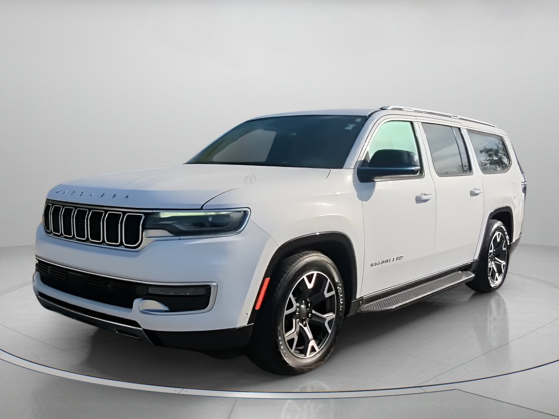 Used 2023 Jeep Wagoneer L Series III w/ Preferred Equipment Group image 7