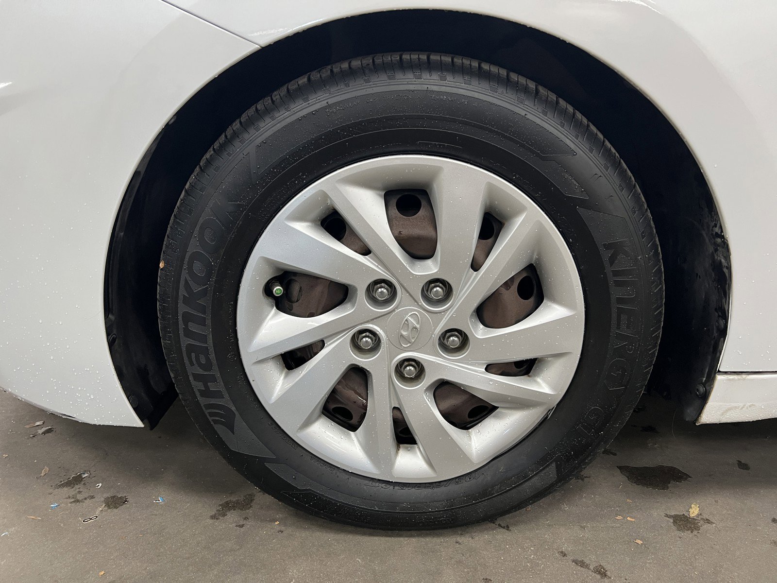 Used 2020 Hyundai Elantra SE image 12