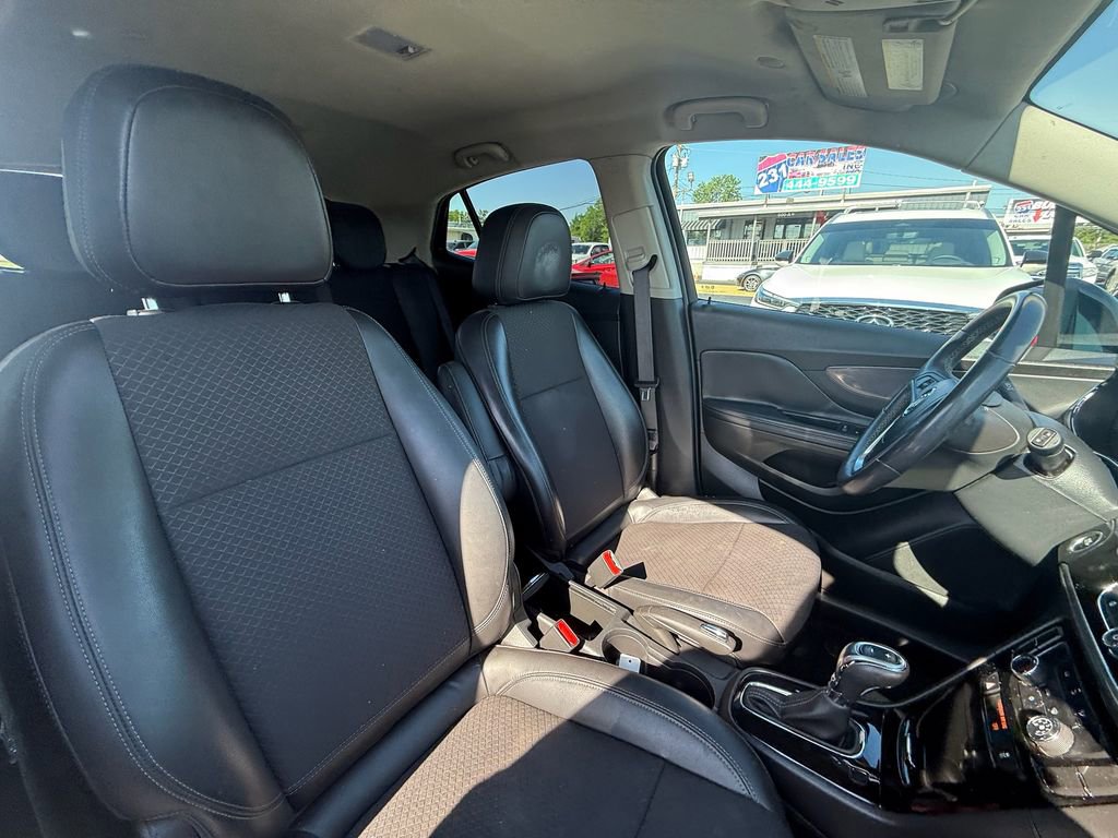 Used 2021 Buick Encore Preferred w/ Safety Package FWD image 24