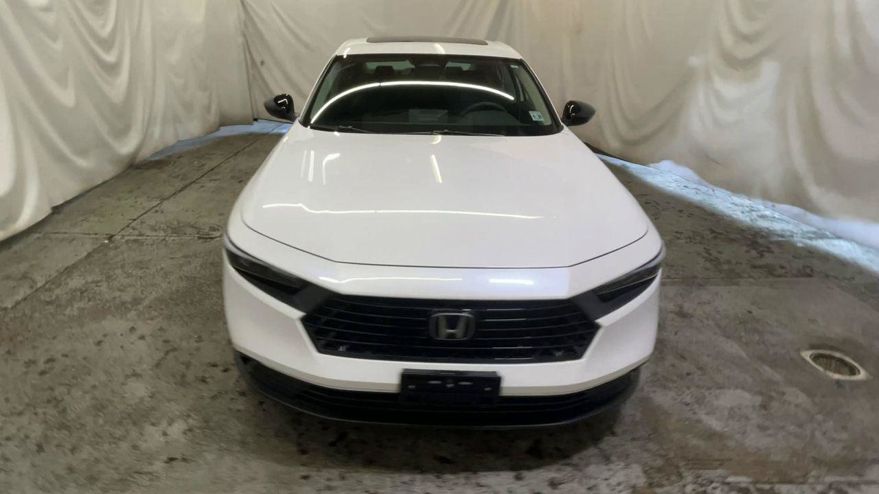 Certified 2025 Honda Accord SE image 3