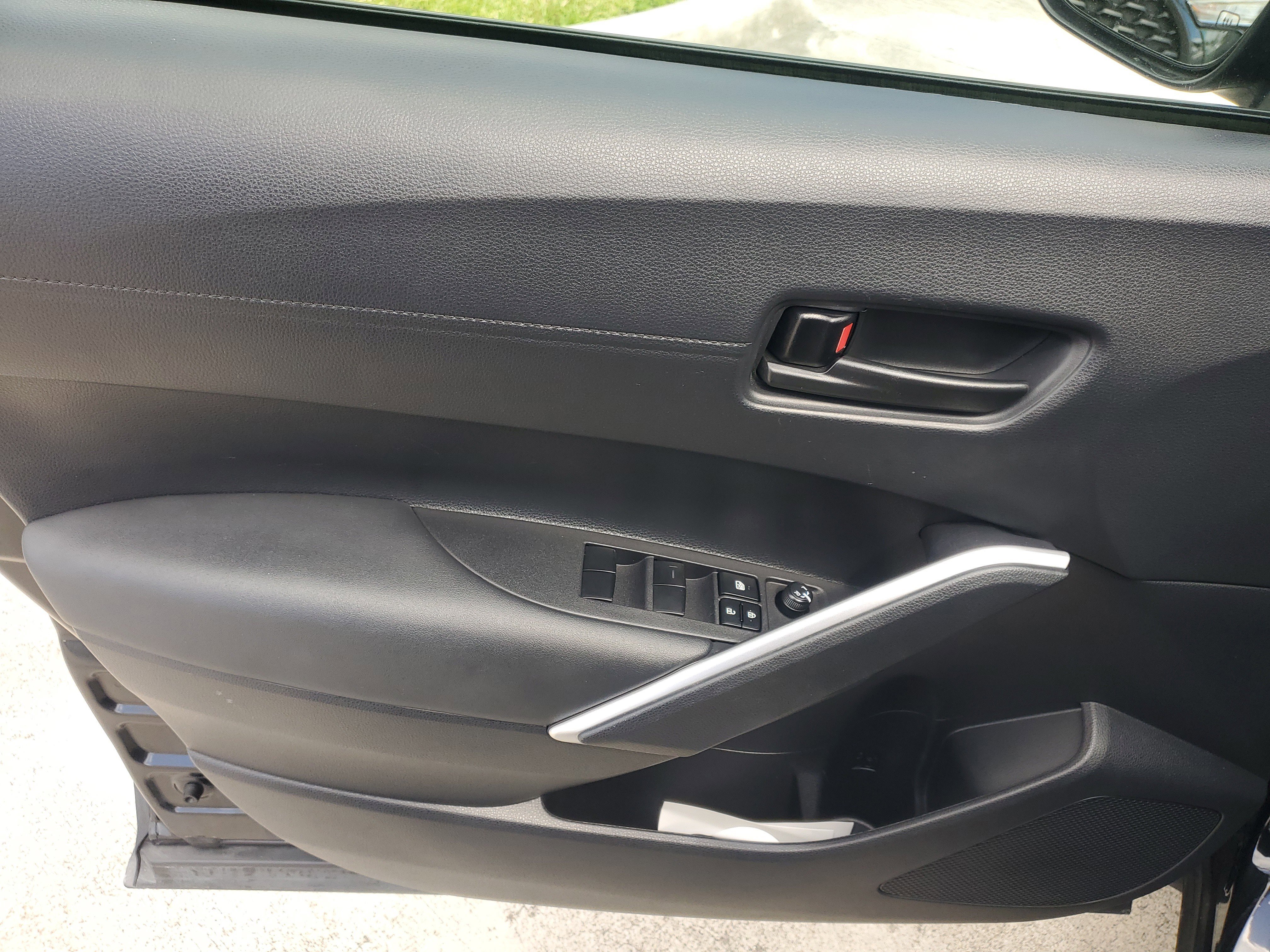 Certified 2024 Toyota Corolla Cross LE FWD image 18