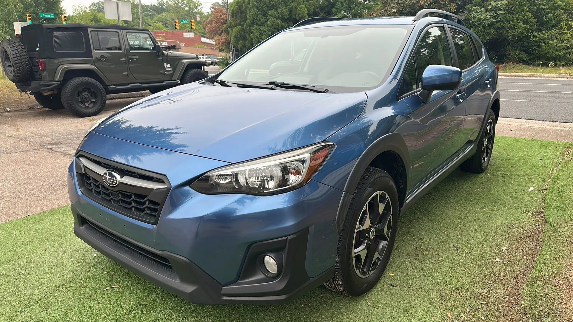 Used 2018 Subaru Crosstrek 2.0i Premium AWD/4WD image 3