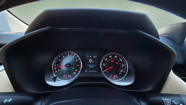 Used 2021 Toyota RAV4 XLE Premium image 15