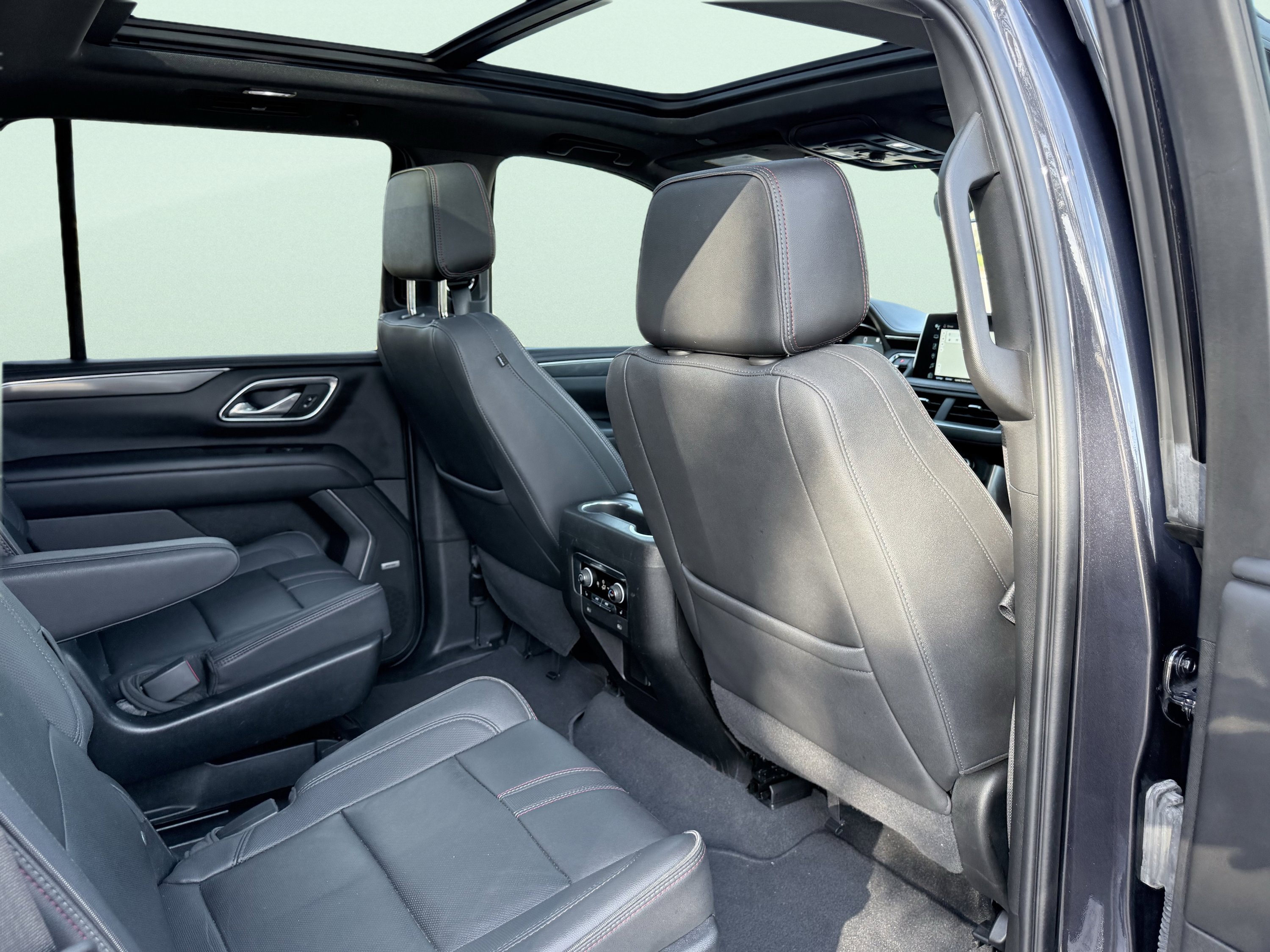 Used 2023 Chevrolet Tahoe RST w/ Luxury Package RWD image 42