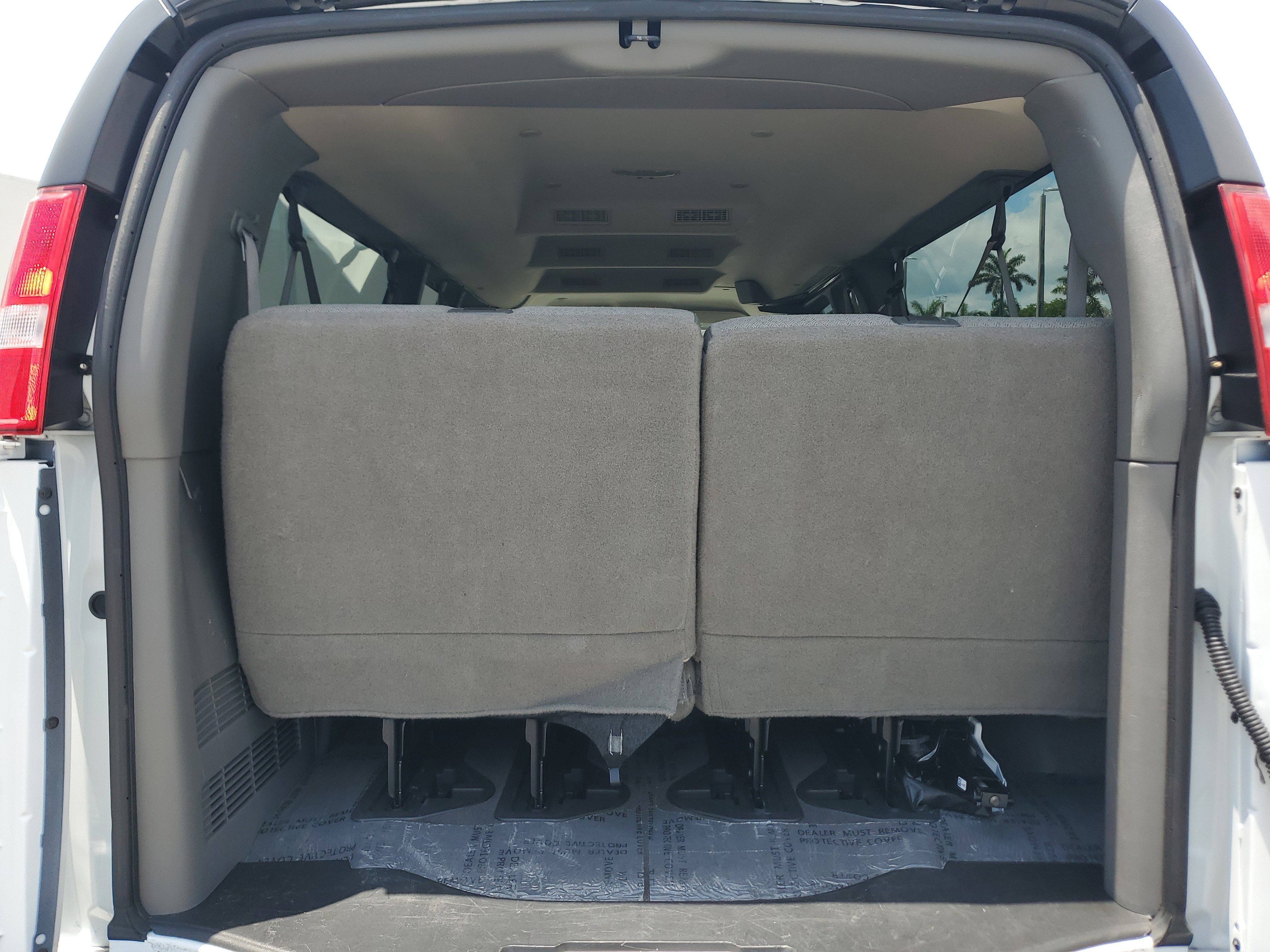 Used 2025 Chevrolet Express 3500 LT w/ LT Preferred Equipment Group RWD image 14