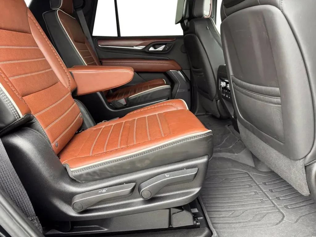 Used 2024 GMC Yukon Denali Ultimate AWD/4WD image 17