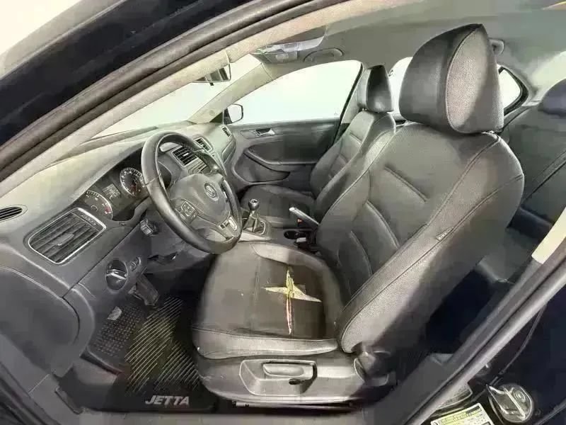 Used 2012 Volkswagen Jetta SE FWD image 26
