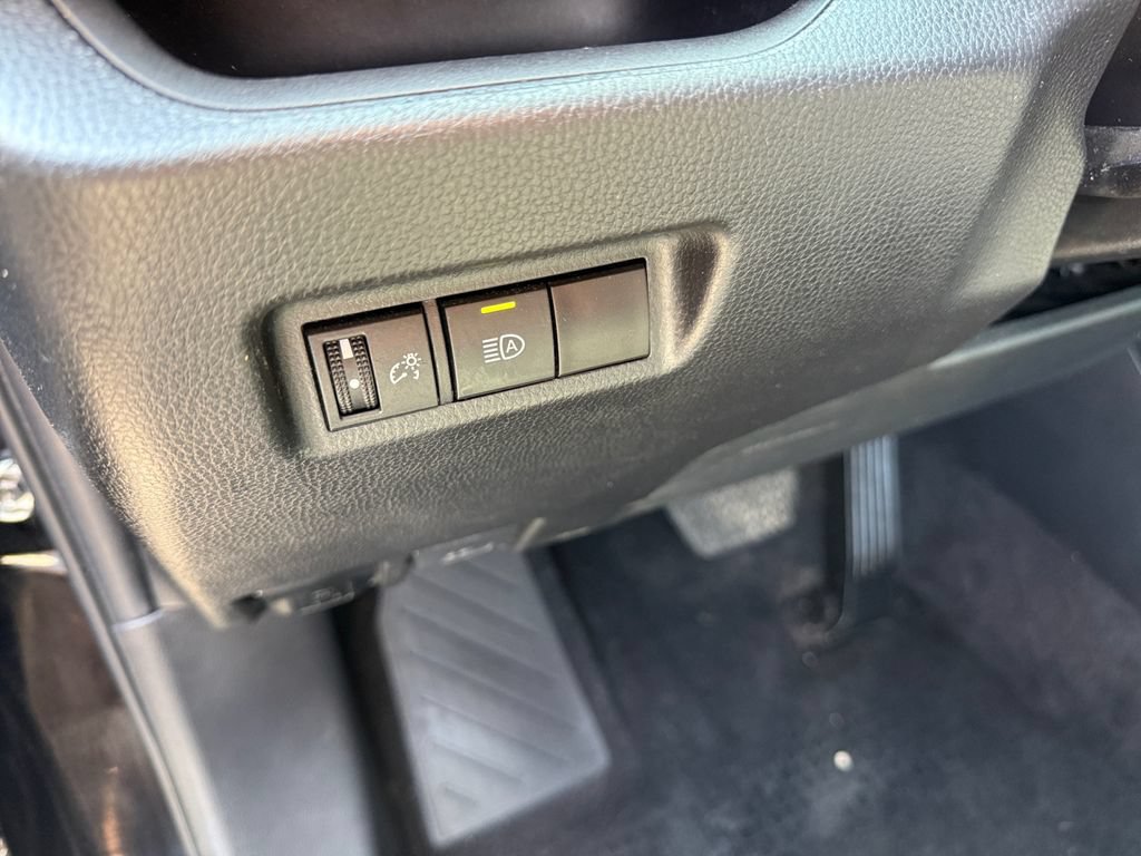 Certified 2023 Toyota RAV4 LE AWD/4WD image 27