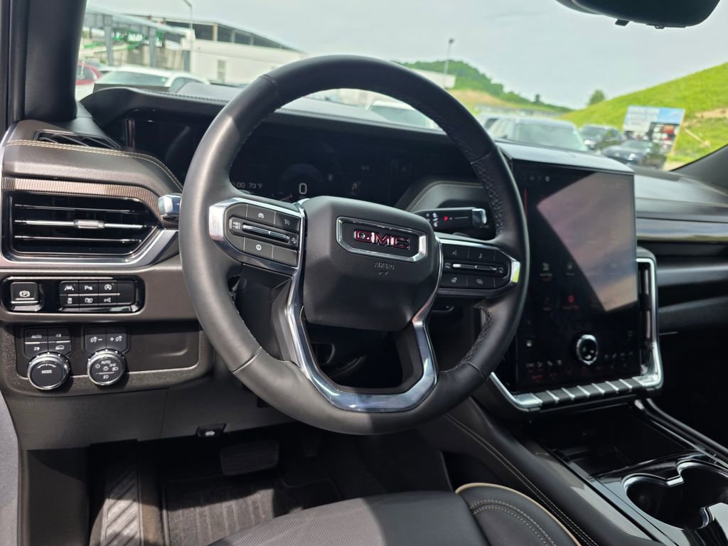 Used 2025 GMC Yukon XL Elevation w/ Technology Package AWD/4WD image 18