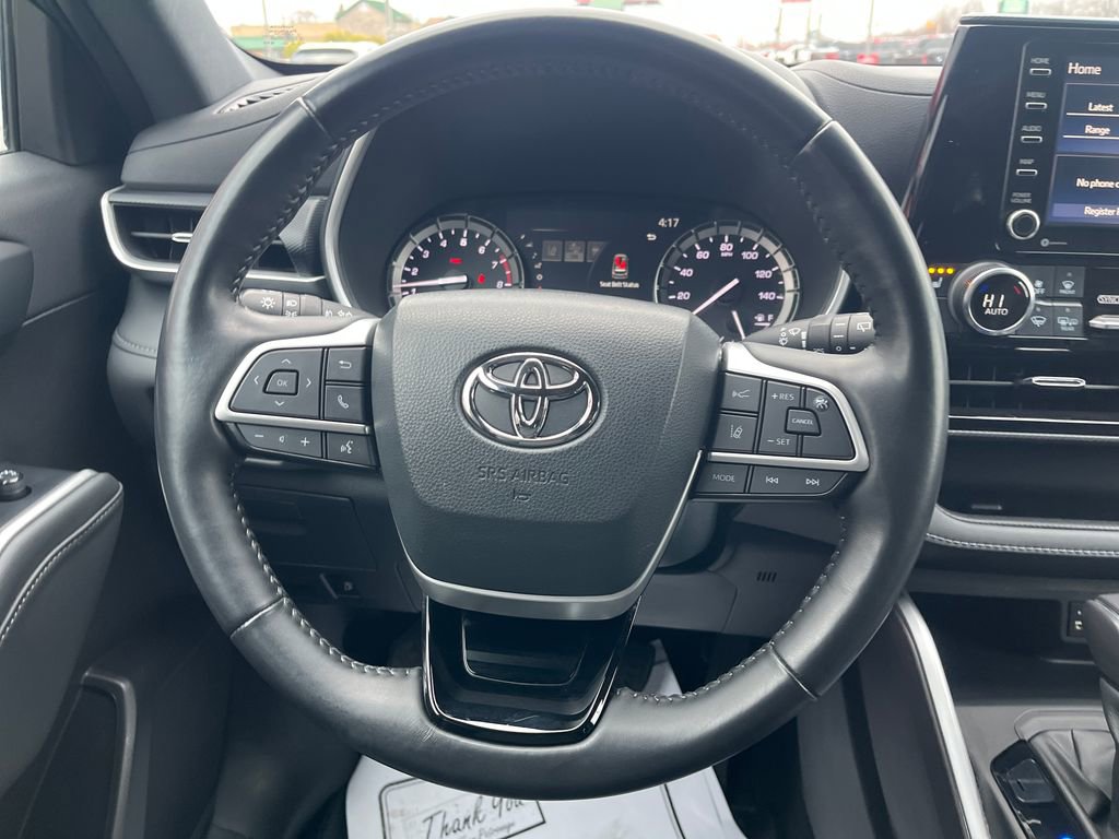 Used 2022 Toyota Highlander XSE image 15