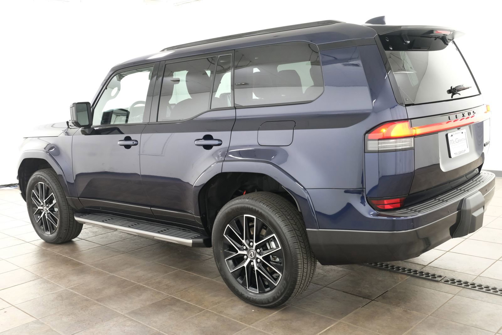 Used 2026 Lexus GX 550 w/ Accessory Package (2T) AWD/4WD image 3