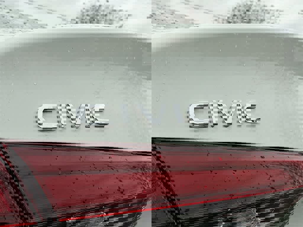 Used 2025 Honda Civic Sport image 25