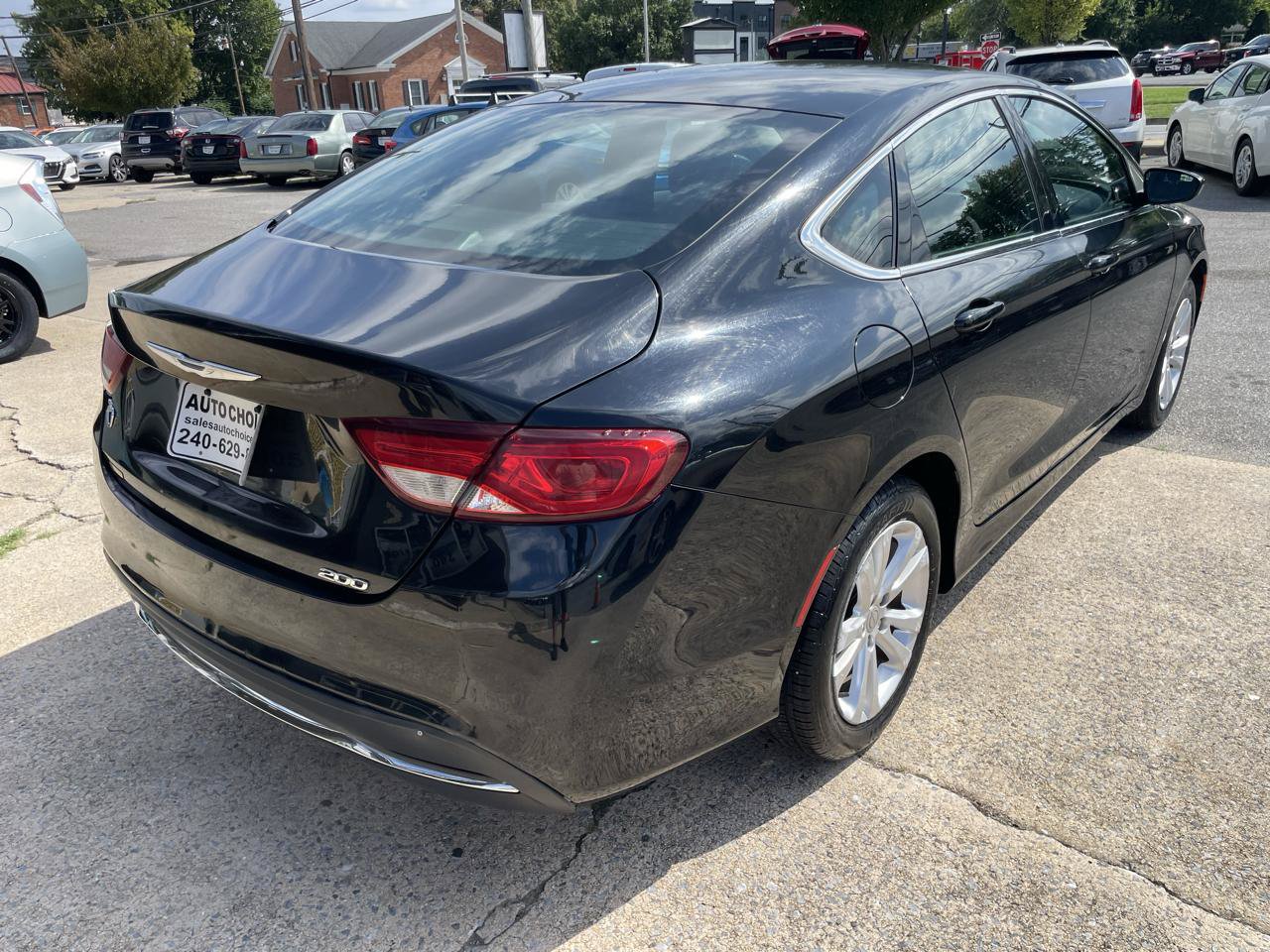 Used 2015 Chrysler 200 Limited FWD image 15