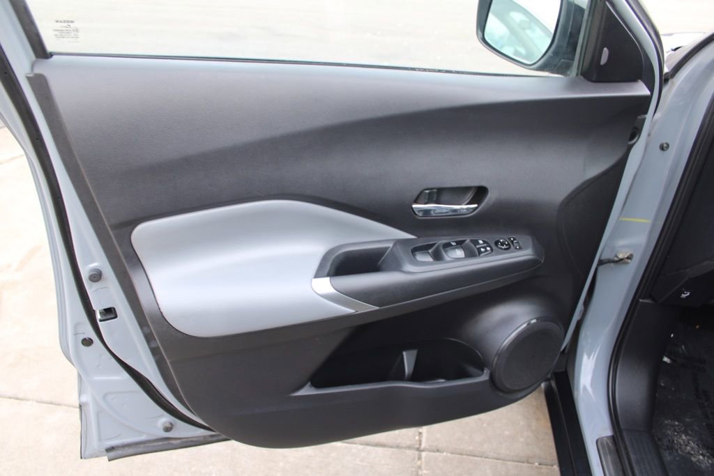 Used 2023 Nissan Kicks SR w/ SR Premium Package image 19