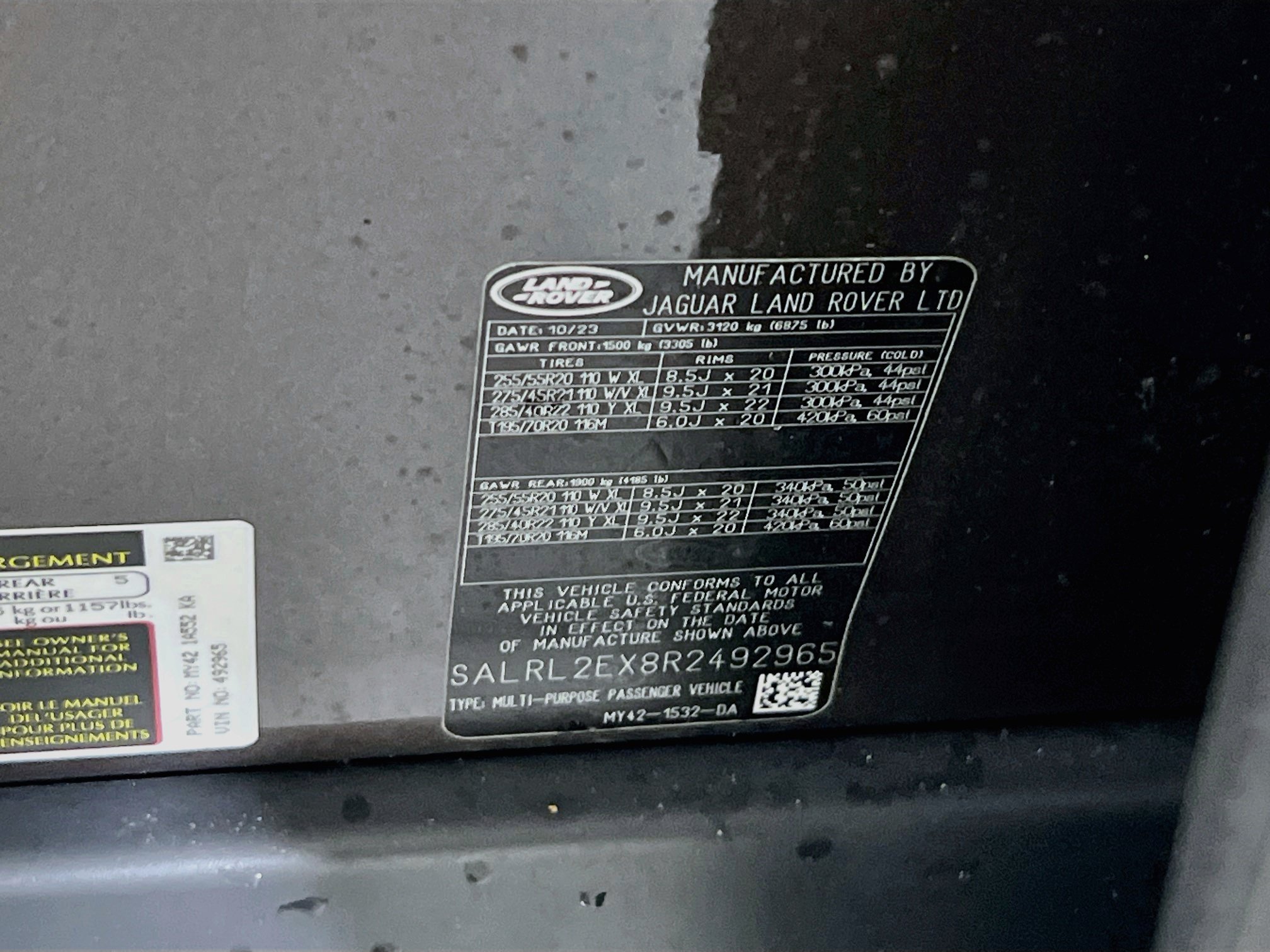 Used 2024 Land Rover Discovery Dynamic SE AWD/4WD image 35