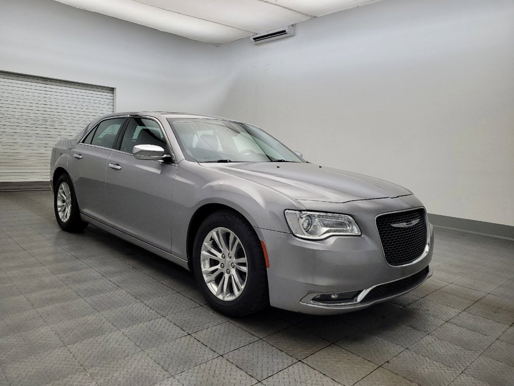 Used 2017 Chrysler 300 C image 13
