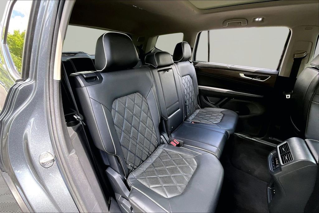 Used 2024 Volkswagen Atlas SEL Premium R-Line AWD/4WD image 17