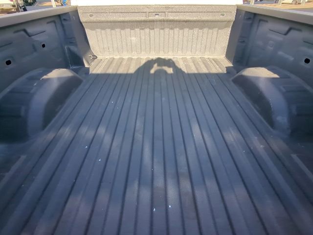 Used 2022 Chevrolet Silverado 2500 Custom w/ Custom Convenience Package image 18