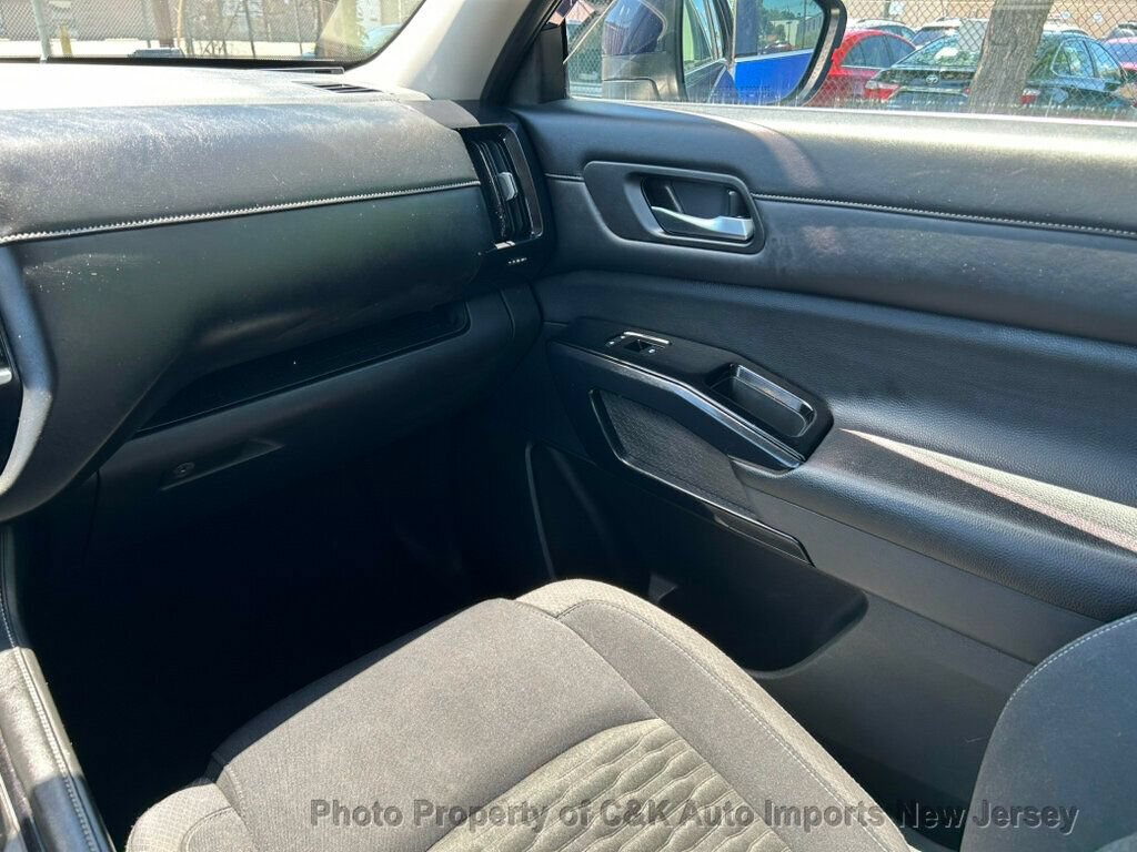 Used 2022 Nissan Pathfinder S AWD/4WD image 43
