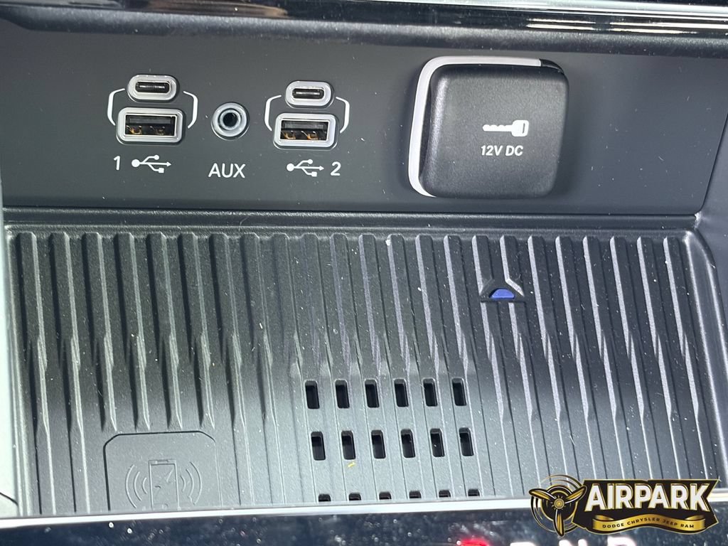 New 2026 Jeep Grand Cherokee Altitude AWD/4WD image 26