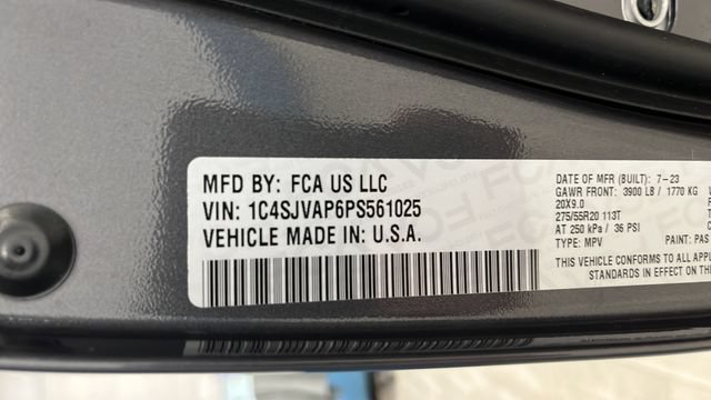Used 2023 Jeep Wagoneer 4WD w/ Premium Group I image 27