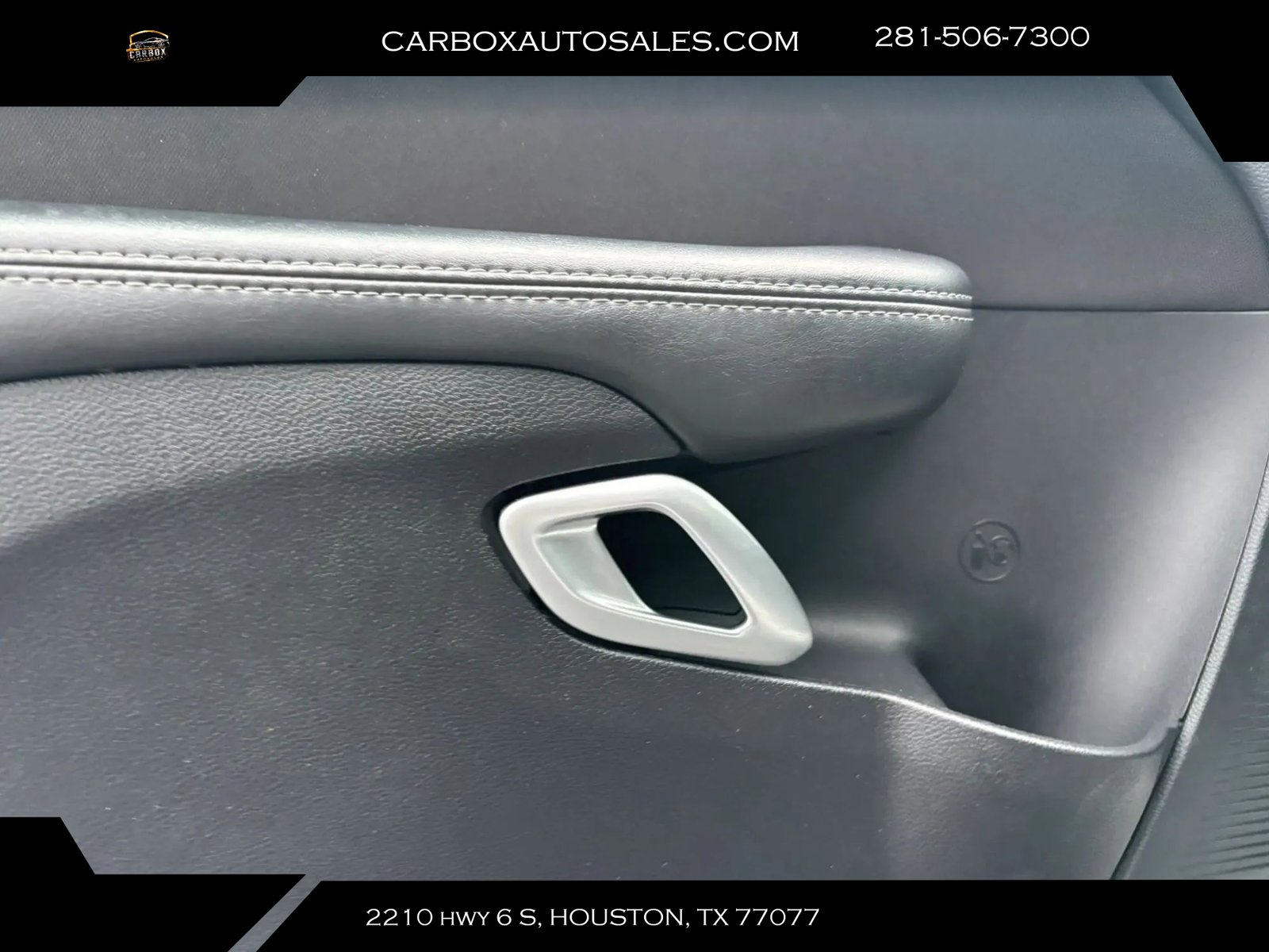 Used 2017 Dodge Challenger R/T w/ Driver Convenience Group RWD image 21