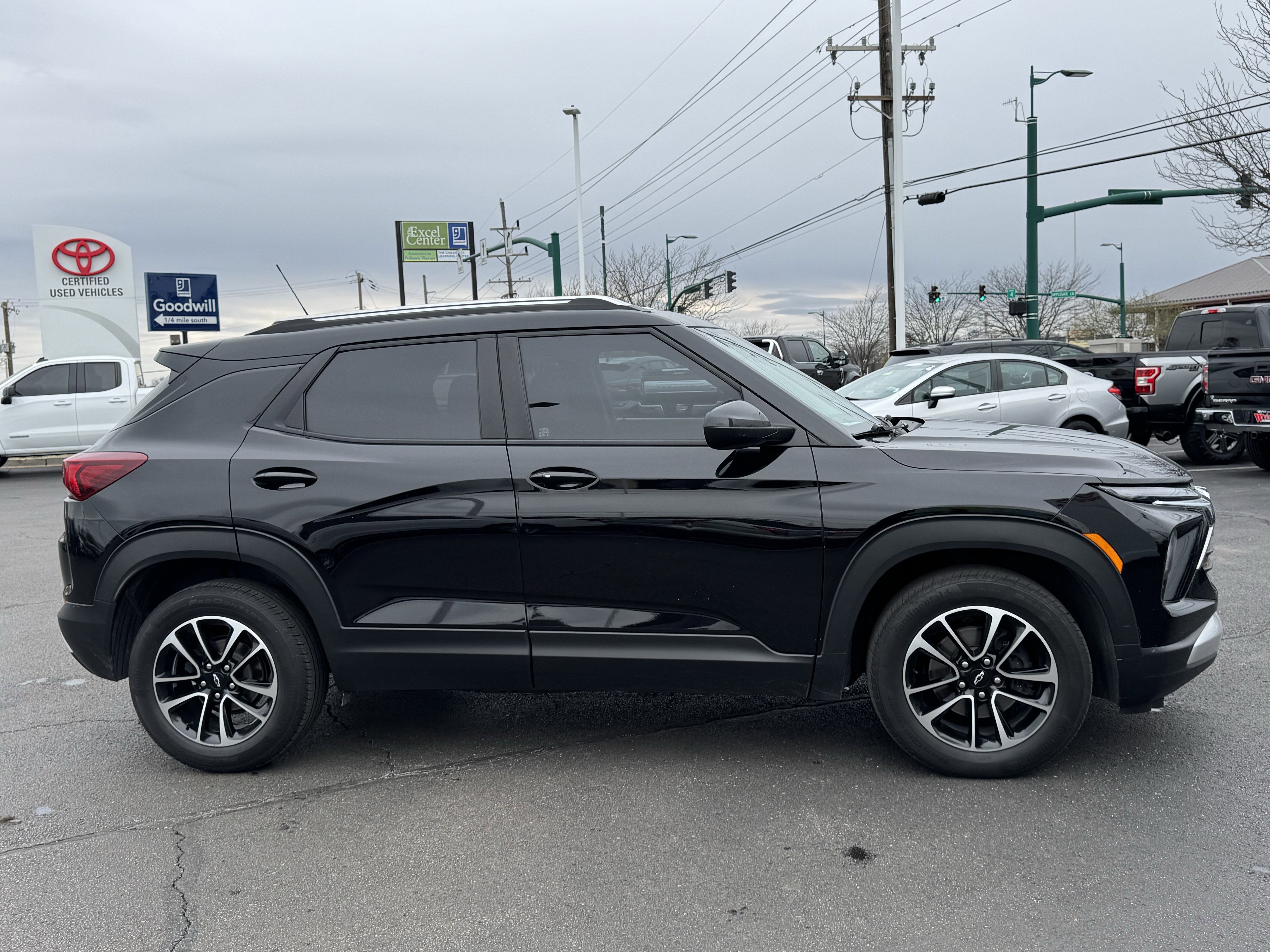 Used 2024 Chevrolet TrailBlazer LT w/ LT Cold Weather Package image 17