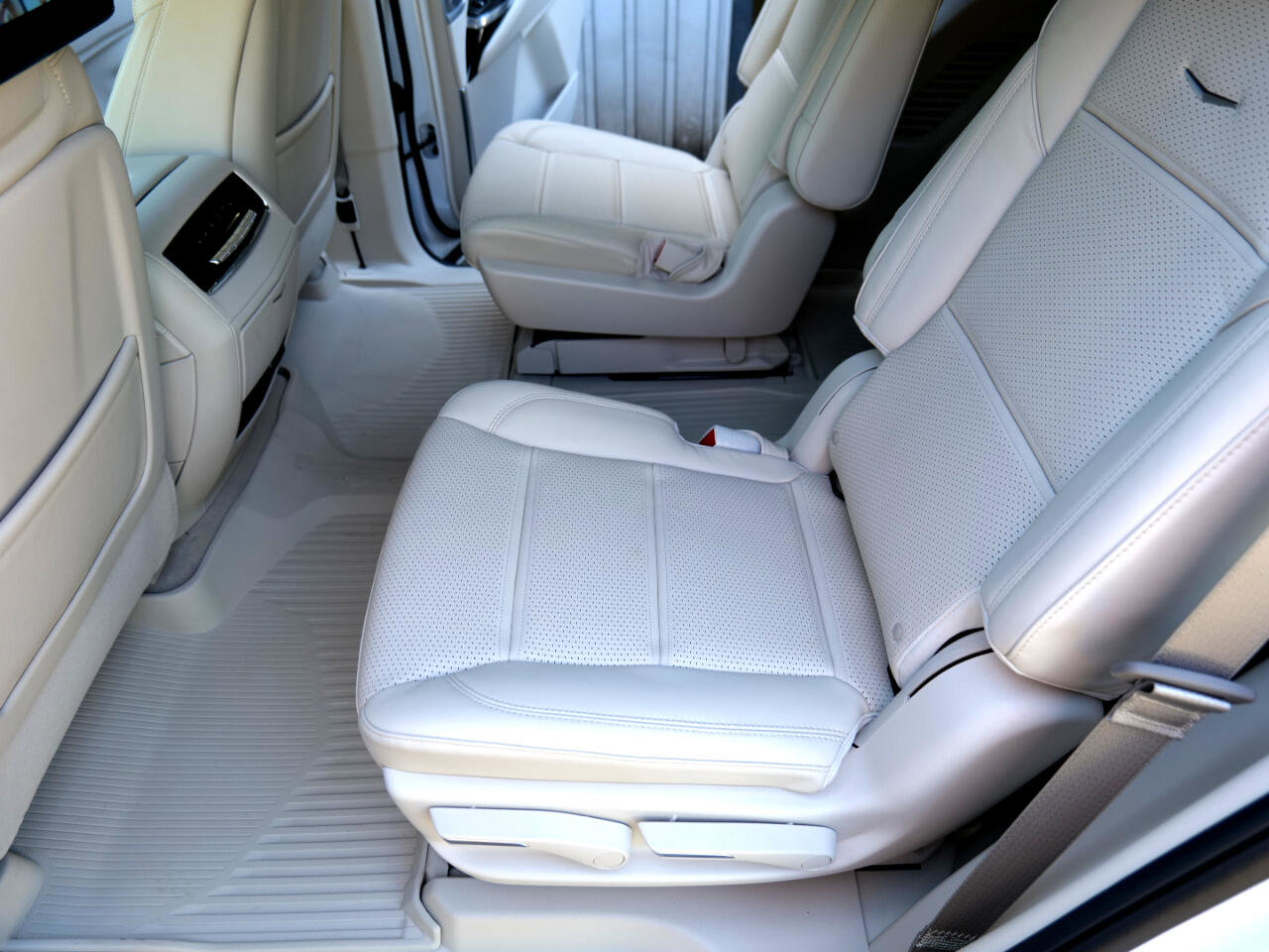 Used 2025 Cadillac Escalade Sport Platinum w/ LPO, Floor Liner Package image 50