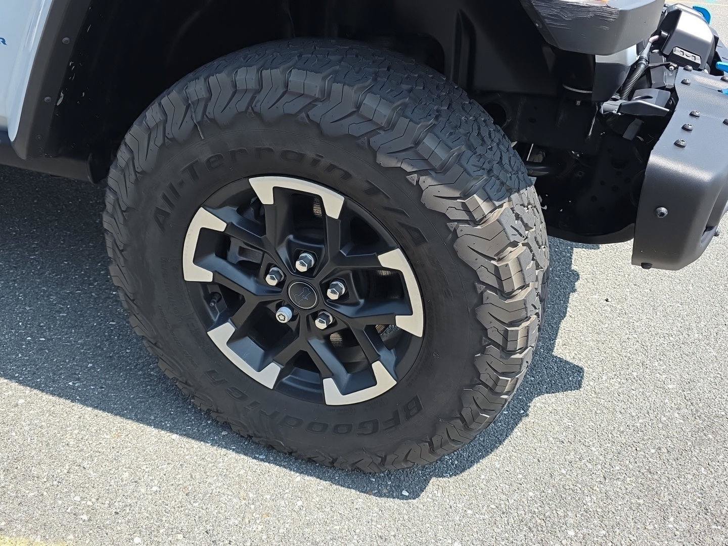 Used 2024 Jeep Wrangler Unlimited Rubicon 4xe AWD/4WD image 5