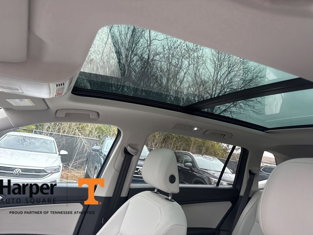 Used 2020 Volkswagen Tiguan SE w/ Panoramic Sunroof Package image 15