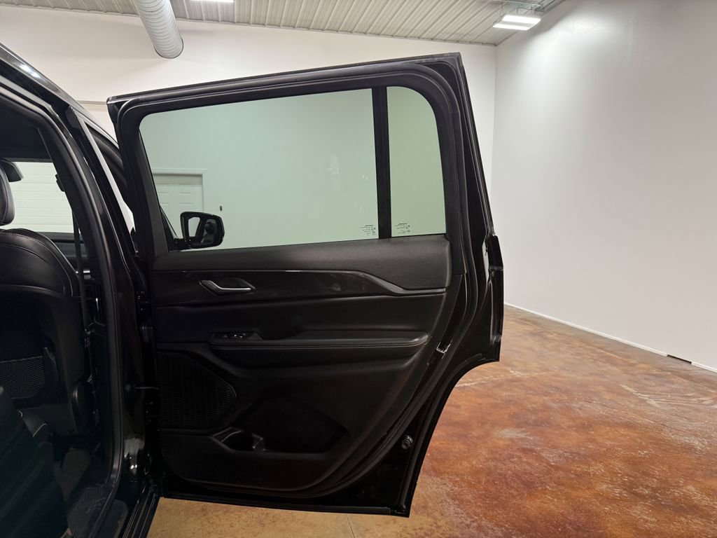 Used 2023 Jeep Grand Cherokee L Laredo AWD/4WD image 65