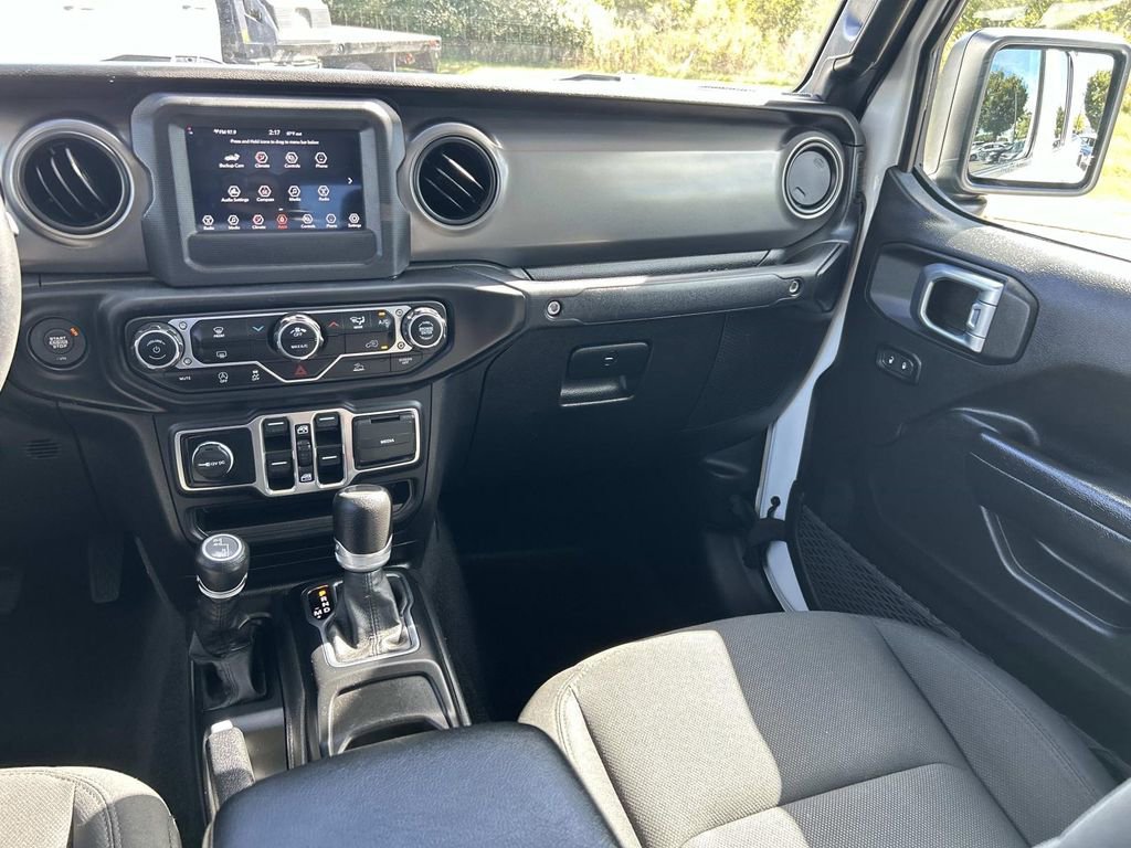 Used 2023 Jeep Gladiator Sport image 17