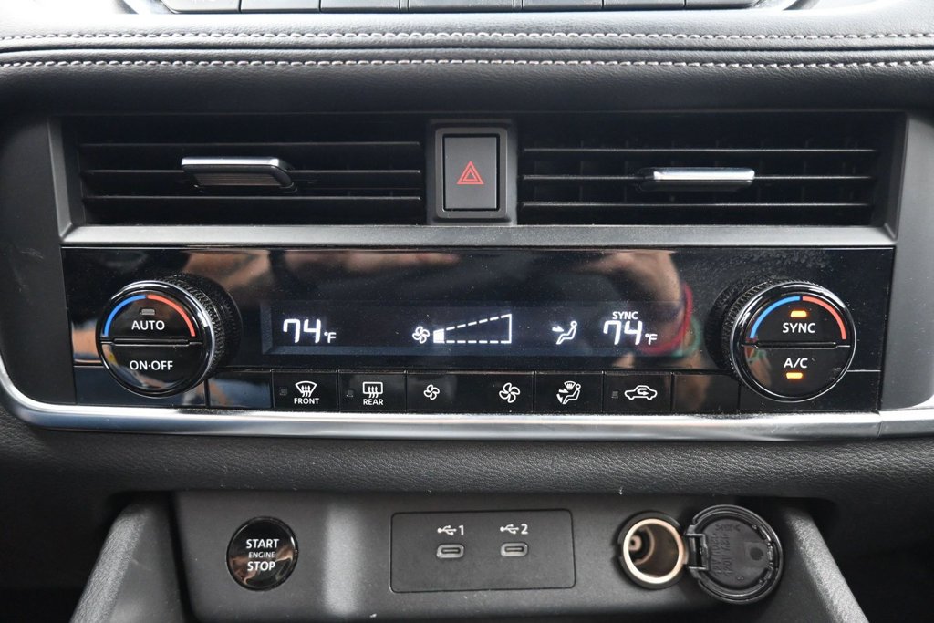 Used 2025 Nissan Rogue SV FWD image 14