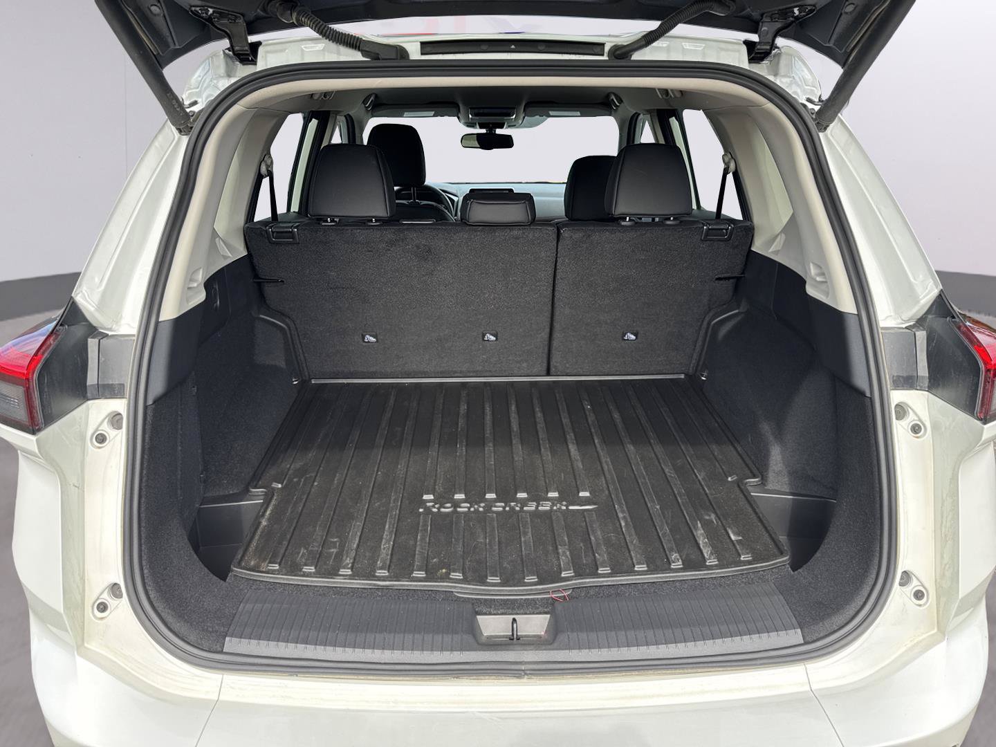 Used 2025 Nissan Rogue SV w/ Rock Creek Premium Package AWD/4WD image 30